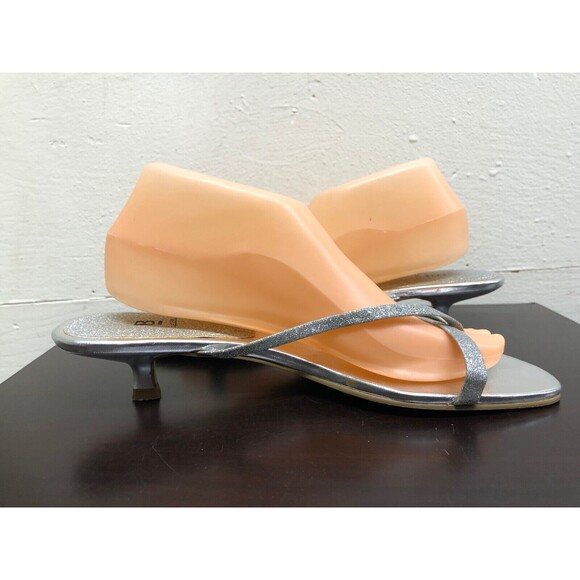 Bakers women Silver Strap low Heels Sandals- man made materials - size US 10B - Picture 4 of 12